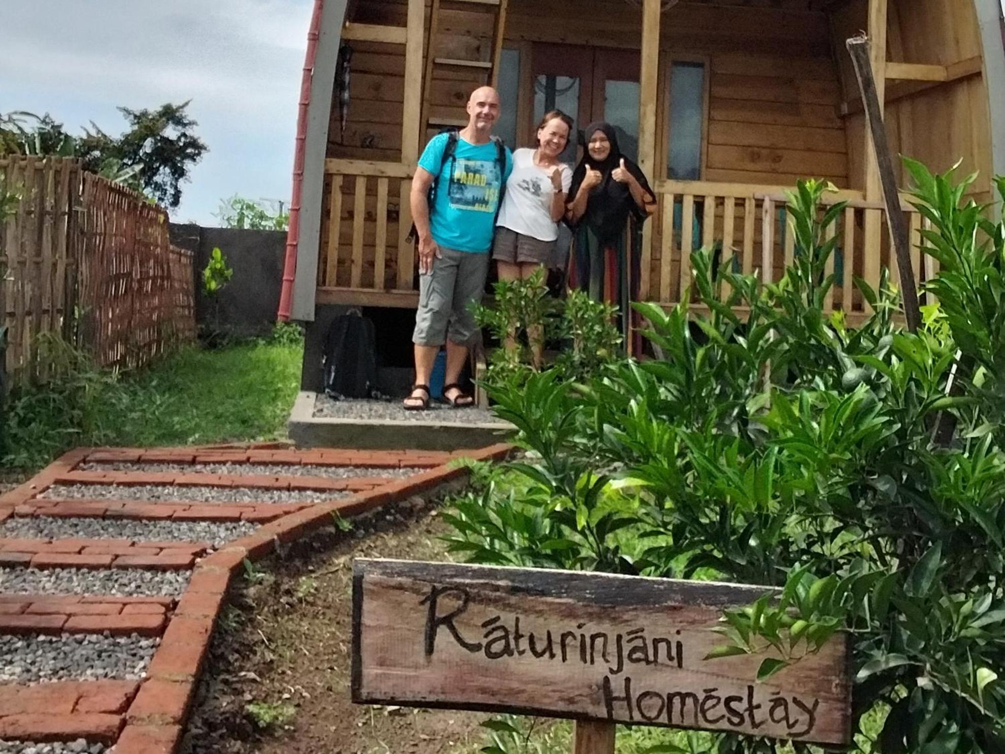 Raturinjani Homestay Selong Екстериор снимка