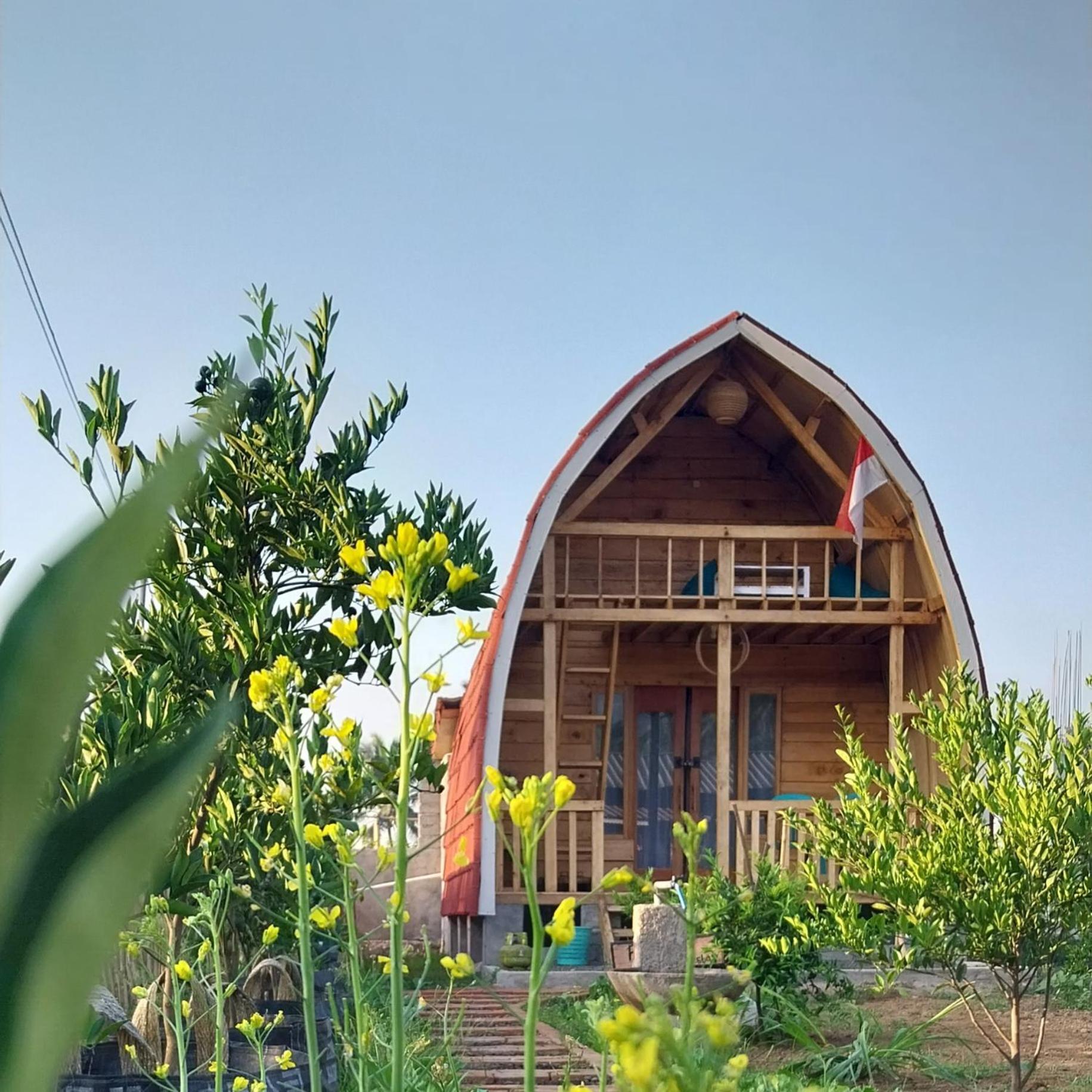 Raturinjani Homestay Selong Екстериор снимка