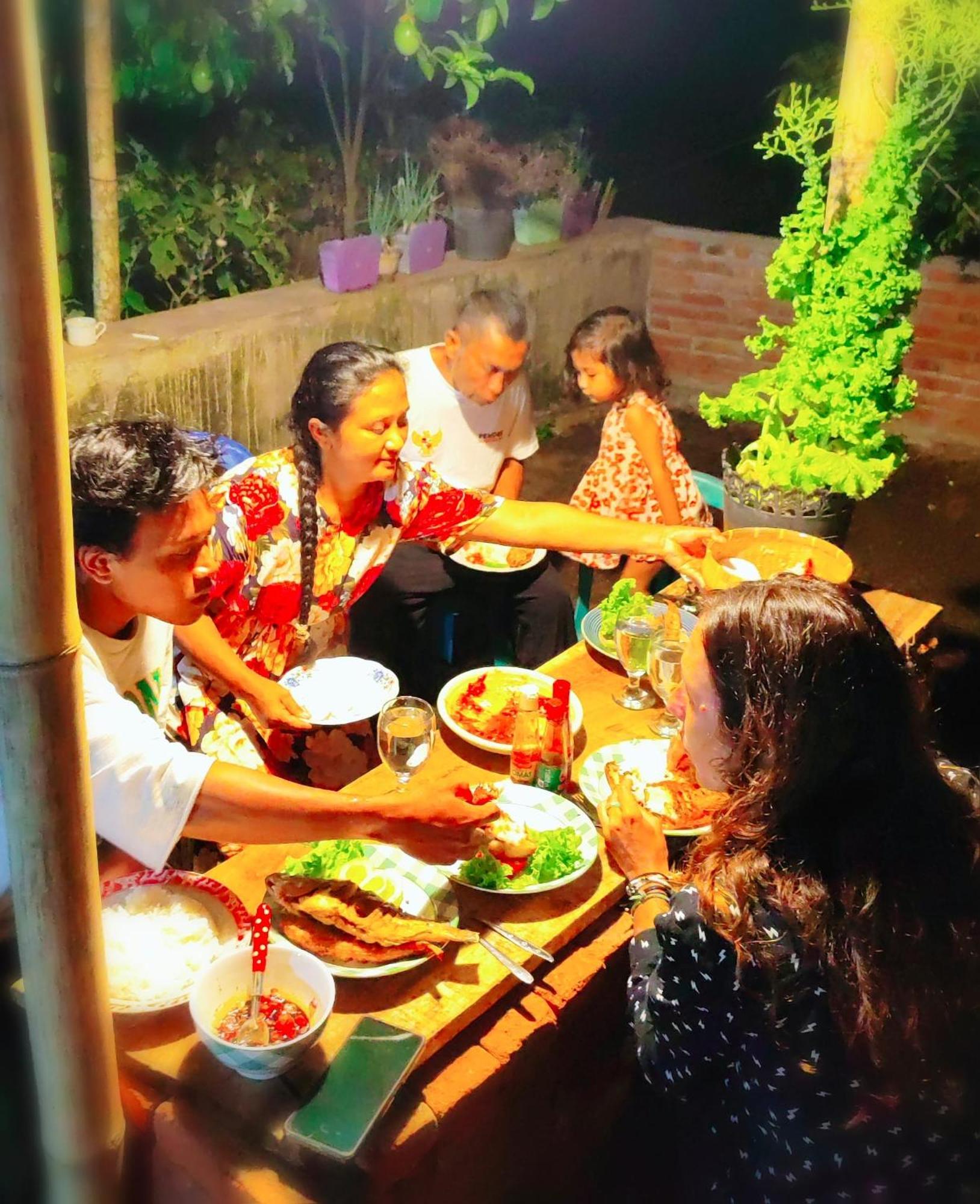 Raturinjani Homestay Selong Екстериор снимка