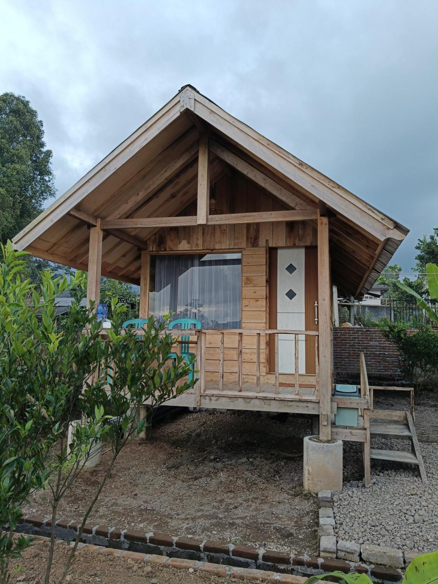 Raturinjani Homestay Selong Екстериор снимка