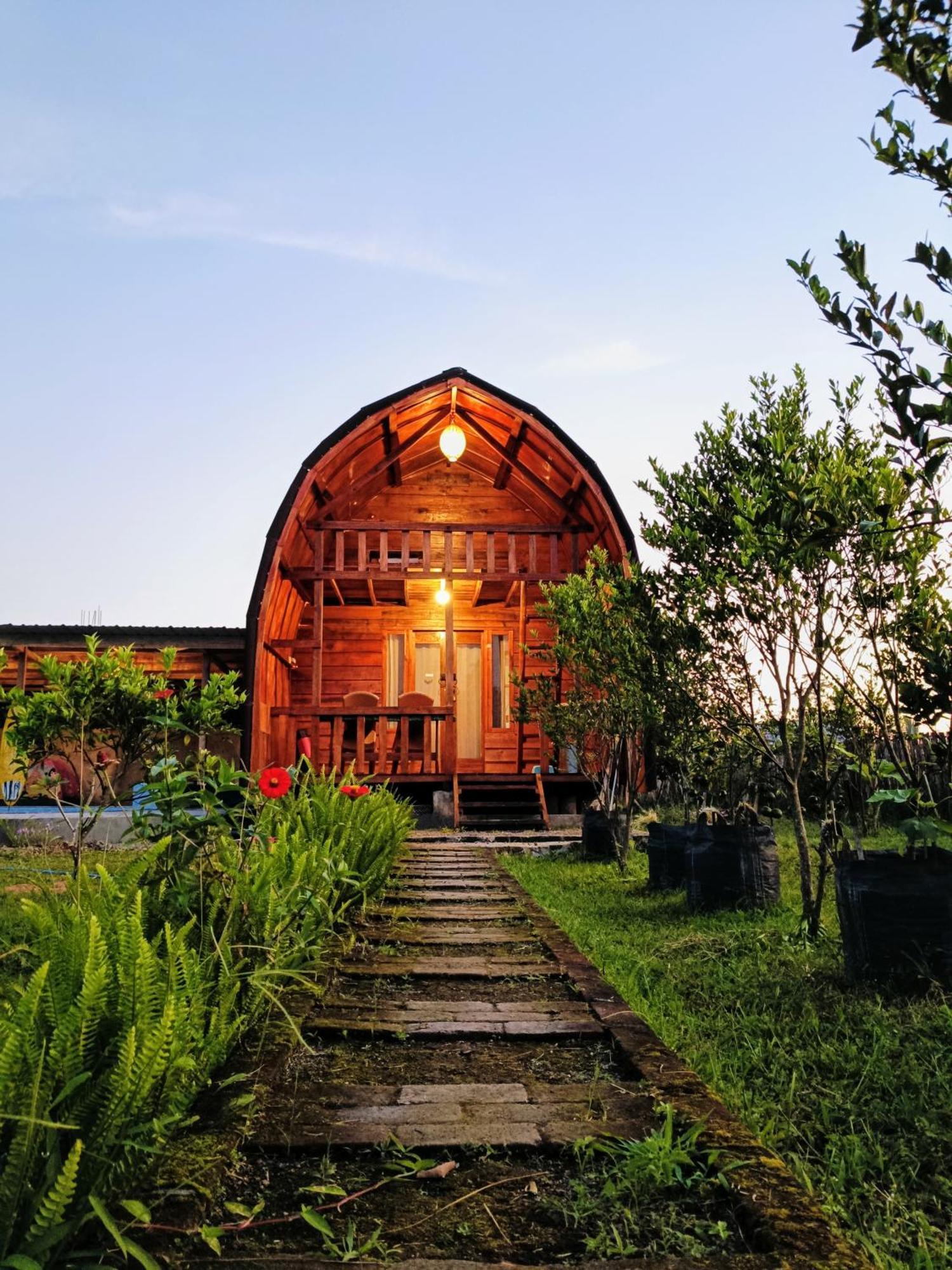 Raturinjani Homestay Selong Екстериор снимка